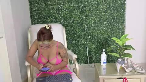 Snapshot of katy_love222 chatting on 05-23-26, 07:18 katy_love222 online show from 05-23-26, 07:18