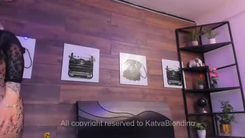 Snapshot of katyablonding chatting on 09-09-25, 02:05 salo online show from 09-09-25, 02:05