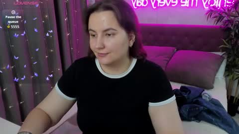 Kate online show from 09-17-25, 03:08