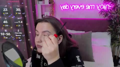 Kate online show from 10-22-25, 06:57