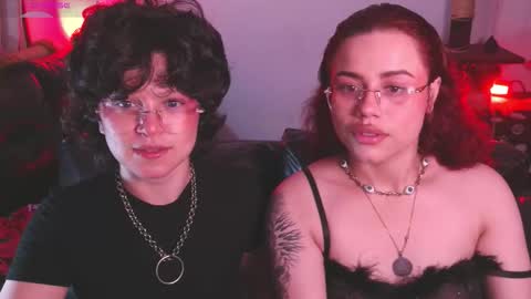 Snapshot of katyxxx_043 chatting on 12-23-25, 01:47 katyxxx_043 online show from 12-23-25, 01:47