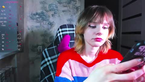 Kira-chan  online show from 10-28-25, 11:25