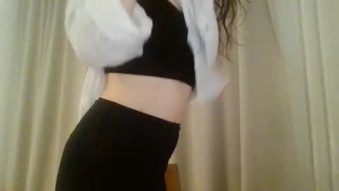 Snapshot of kawaii_snowflake chatting on 10-11-25, 10:41 kawaii snowflake online show from 10-11-25, 10:41