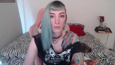 Snapshot of kawaimisfit chatting on 02-15-25, 10:42 luna online show from 02-15-25, 10:42