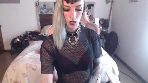 Snapshot of kawaimisfit chatting on 10-07-25, 08:50 luna online show from 10-07-25, 08:50