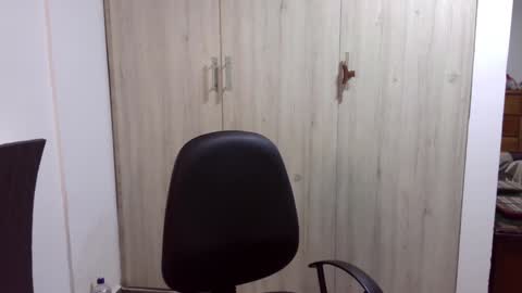 Snapshot of kawit1 chatting on 12-29-24, 09:30 Khawit online show from 12-29-24, 09:30