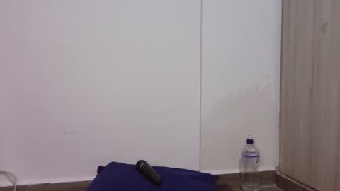 Snapshot of kawit1 chatting on 01-03-25, 10:52 Khawit online show from 01-03-25, 10:52