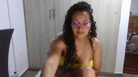 Snapshot of kawit1 chatting on 01-14-25, 06:45 Khawit online show from 01-14-25, 06:45