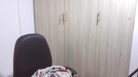 Snapshot of kawit1 chatting on 02-06-25, 09:11 Khawit online show from 02-06-25, 09:11