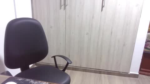 Snapshot of kawit1 chatting on 02-10-25, 06:09 Khawit online show from 02-10-25, 06:09