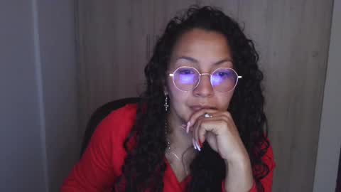 Snapshot of kawit1 chatting on 02-18-25, 06:04 Khawit online show from 02-18-25, 06:04