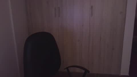 Snapshot of kawit1 chatting on 02-23-25, 05:18 Khawit online show from 02-23-25, 05:18