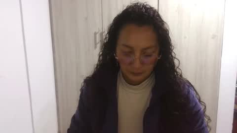 Snapshot of kawit1 chatting on 03-11-25, 09:59 Khawit online show from 03-11-25, 09:59