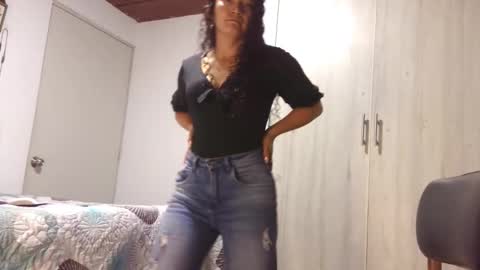 Snapshot of kawit1 chatting on 09-12-25, 07:14 Khawit online show from 09-12-25, 07:14