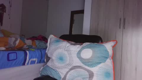 Snapshot of kawit1 chatting on 09-18-25, 07:32 Khawit online show from 09-18-25, 07:32