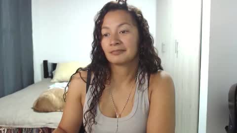 Snapshot of kawit1 chatting on 11-19-25, 06:02 Khawit online show from 11-19-25, 06:02