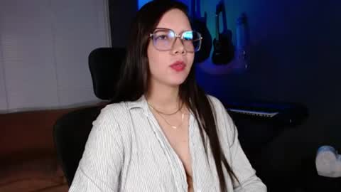 Snapshot of kay_avrill chatting on 07-15-26, 05:07 Kay online show from 07-15-26, 05:07