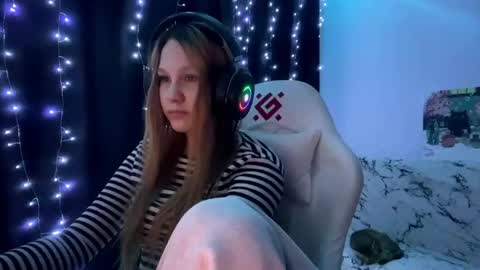 Snapshot of kayceefroehner chatting on 05-23-26, 07:29 Amia online show from 05-23-26, 07:29