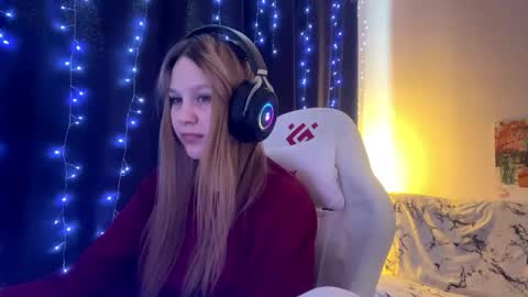 Snapshot of kayceefroehner chatting on 05-28-26, 06:00 Amia online show from 05-28-26, 06:00