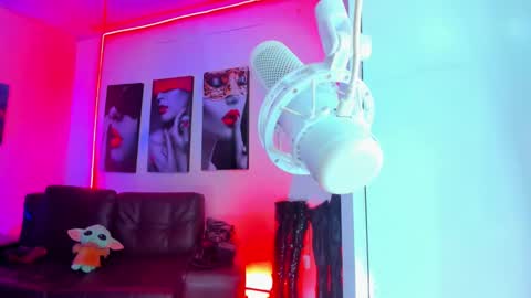 Snapshot of kayilyn chatting on 02-13-25, 02:52 CAMILA online show from 02-13-25, 02:52