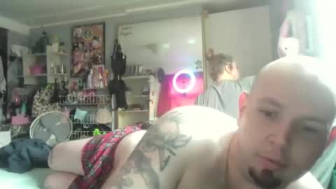 Snapshot of kaylaandmike23 chatting on 04-02-26, 05:32 M and K online show from 04-02-26, 05:32