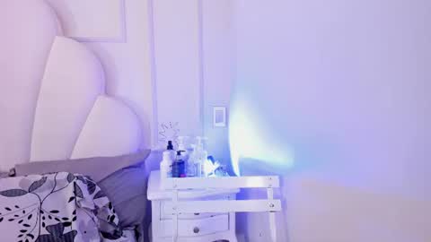 kaylachannell online show from 06-19-26, 04:17