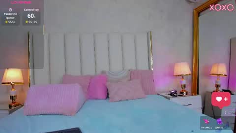 kayladavies_ online show from 06-25-26, 09:19