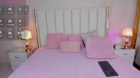 kayladavies_ online show from 06-26-26, 08:35