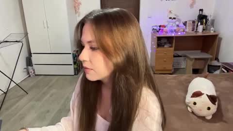 Nyelle online show from 04-10-26, 03:17