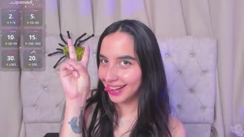 Snapshot of kaylee_lee chatting on 10-17-25, 08:44 kaylee_lee online show from 10-17-25, 08:44