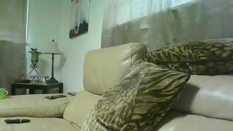 Snapshot of kayleekakesnslim chatting on 09-21-25, 06:20 kaylee kakes online show from 09-21-25, 06:20