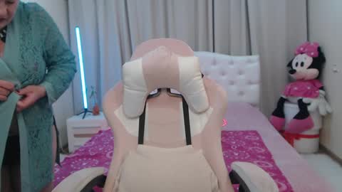 kaylesmoll online show from 05-08-26, 06:46