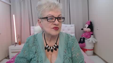 kaylesmoll online show from 05-12-26, 06:38