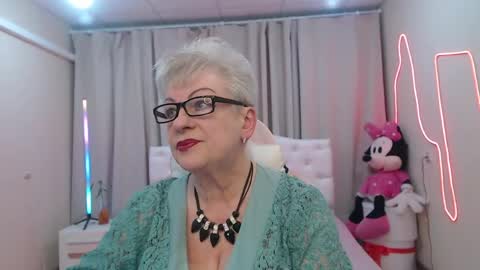 kaylesmoll online show from 05-19-26, 06:36