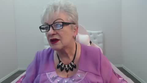 kaylesmoll online show from 07-20-26, 06:32