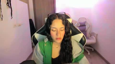 kaylie online show from 11-13-25, 02:43