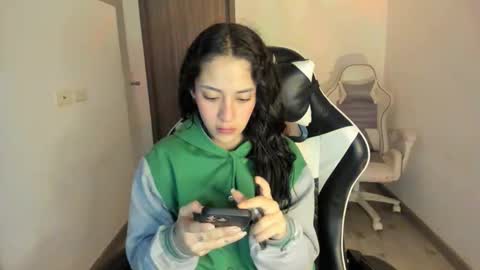 Snapshot of kaylie_xxx chatting on 01-09-26, 11:02 kaylie online show from 01-09-26, 11:02