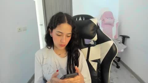 Snapshot of kaylie_xxx chatting on 01-10-26, 01:35 kaylie online show from 01-10-26, 01:35