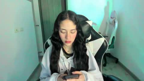 Snapshot of kaylie_xxx chatting on 01-15-26, 11:04 kaylie online show from 01-15-26, 11:04