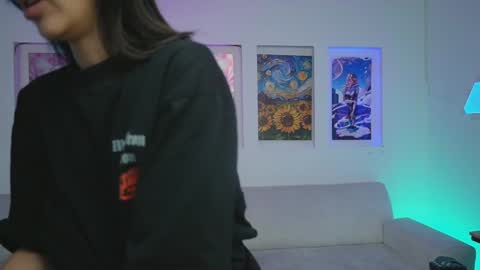 Kayra online show from 11-17-25, 12:11