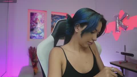 Kayra online show from 11-19-25, 12:05