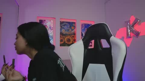 Kayra online show from 12-15-25, 12:09