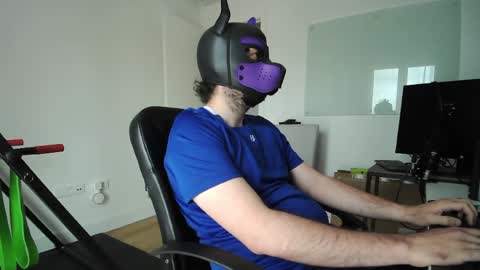 Snapshot of kaywolf89 chatting on 05-10-26, 11:48 Neon online show from 05-10-26, 11:48