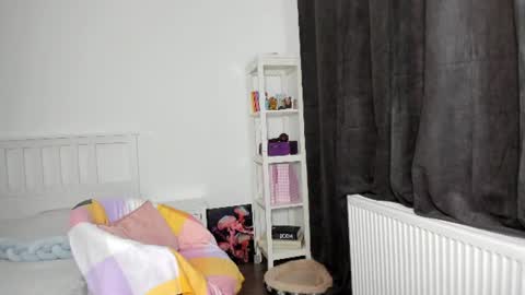 Snapshot of kayyrachyl chatting on 06-12-26, 02:21 kayyrachyl online show from 06-12-26, 02:21