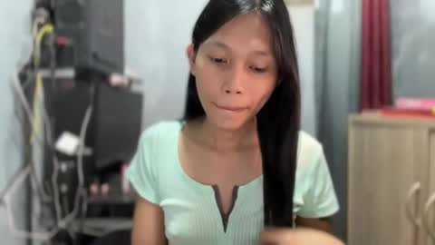 Its me Cora online show from 12-17-25, 04:18