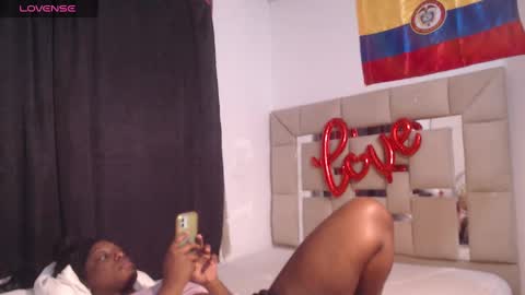 Snapshot of keilysofia chatting on 03-08-25, 01:28 Keili online show from 03-08-25, 01:28