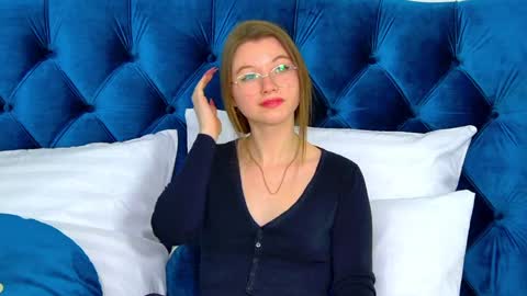 Keira online show from 01-19-25, 03:29