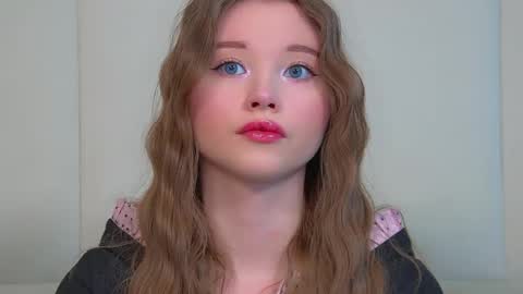 Snapshot of keiraace chatting on 05-28-26, 06:27 Keira online show from 05-28-26, 06:27