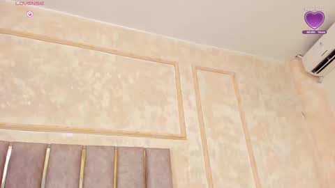 keirahartz online show from 02-21-25, 06:40