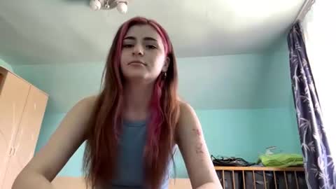 Snapshot of keishalandolfi chatting on 07-28-26, 09:26 Milana online show from 07-28-26, 09:26
